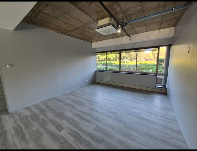 262M² OFFICE TO LET IN WOODMEAD